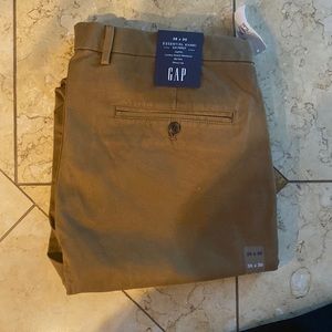 😎NWT‼️GAP Men’s Essential Khaki (Skinny)